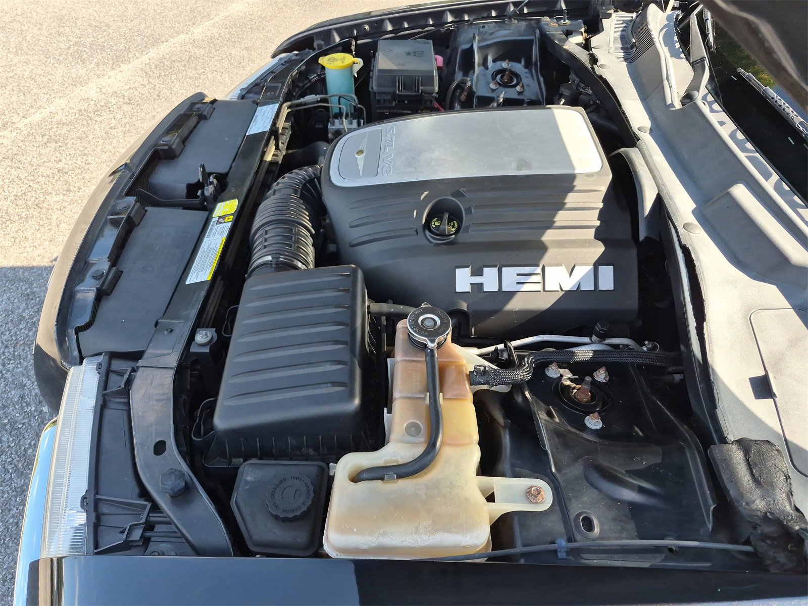 Used 2008 Chrysler 300 C w/ Navigation & Sound Group II image 32