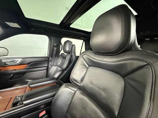 Used 2018 Lincoln Navigator L Reserve w/ Technology Package AWD/4WD image 5