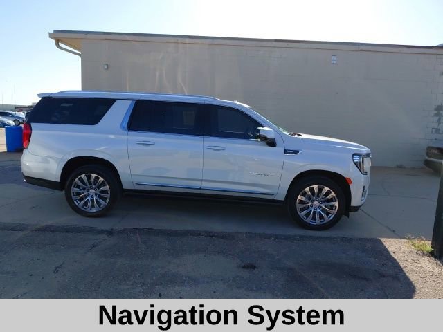 Used 2022 GMC Yukon XL Denali AWD/4WD image 3
