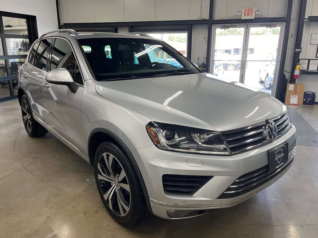 Used 2017 Volkswagen Touareg Wolfsburg Edition AWD/4WD image 19