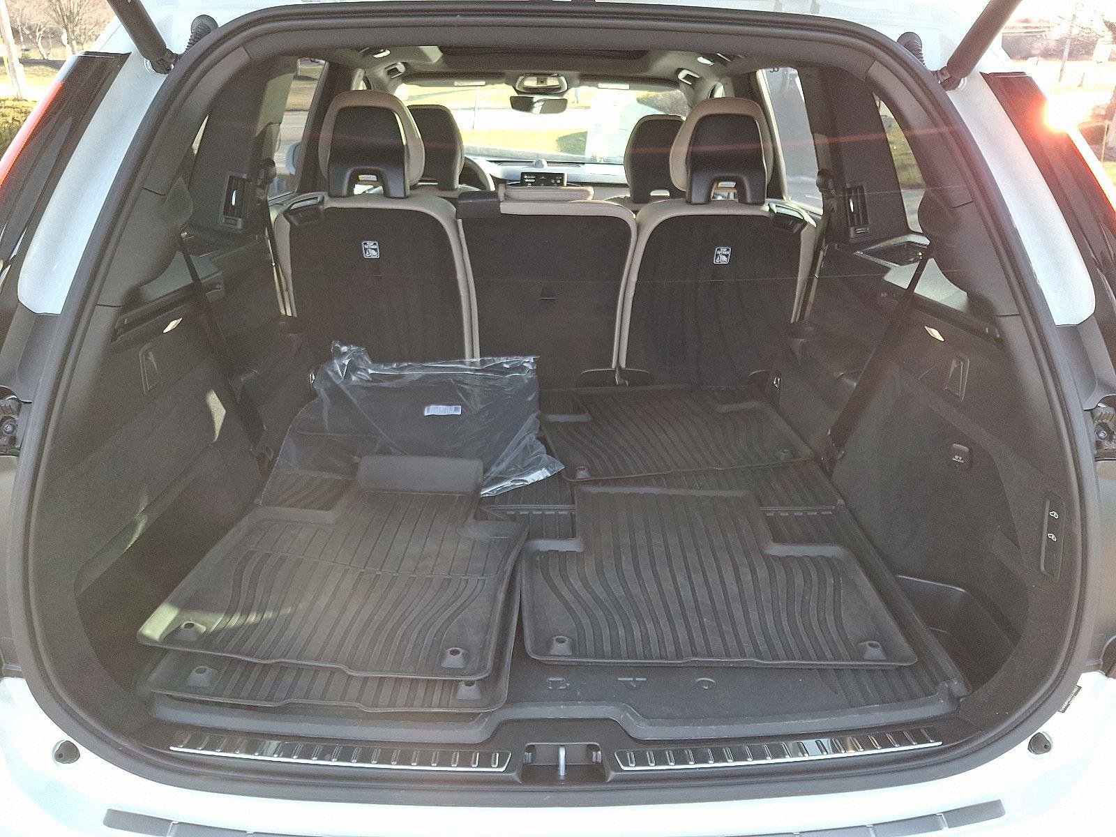 Certified 2025 Volvo XC90 T8 Ultra image 29