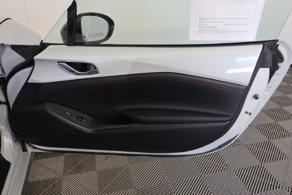 Used 2017 MAZDA MX-5 Miata RF Club RWD image 13