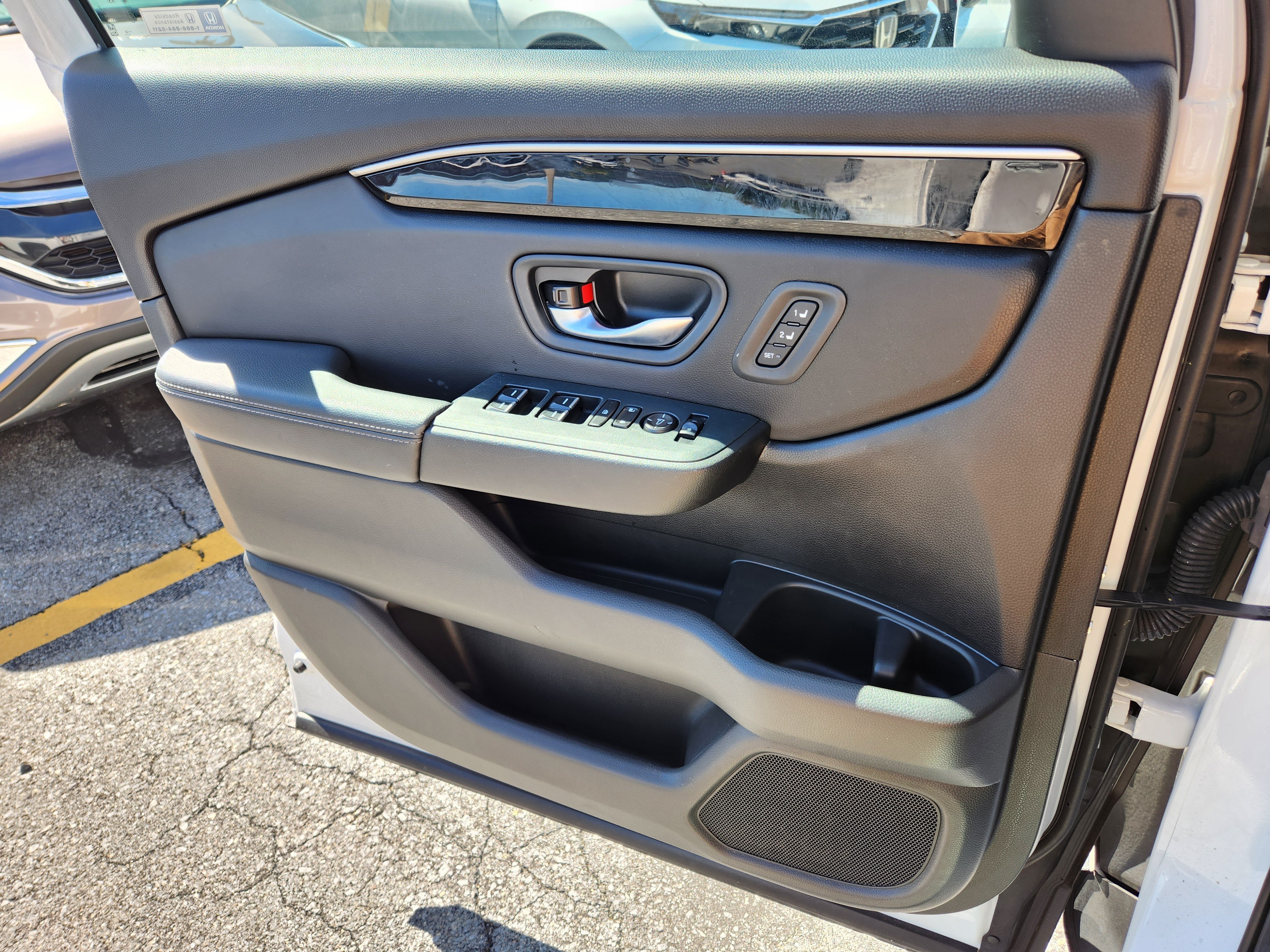 Used 2025 Honda Pilot Touring image 25
