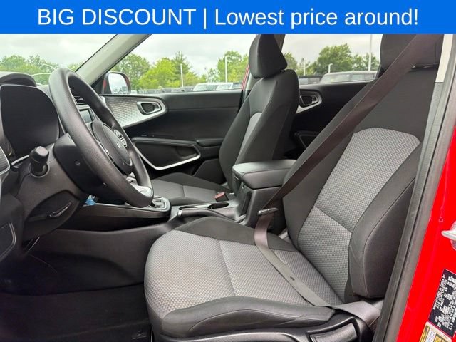 Used 2024 Kia Soul LX w/ Option Group 015 FWD image 16
