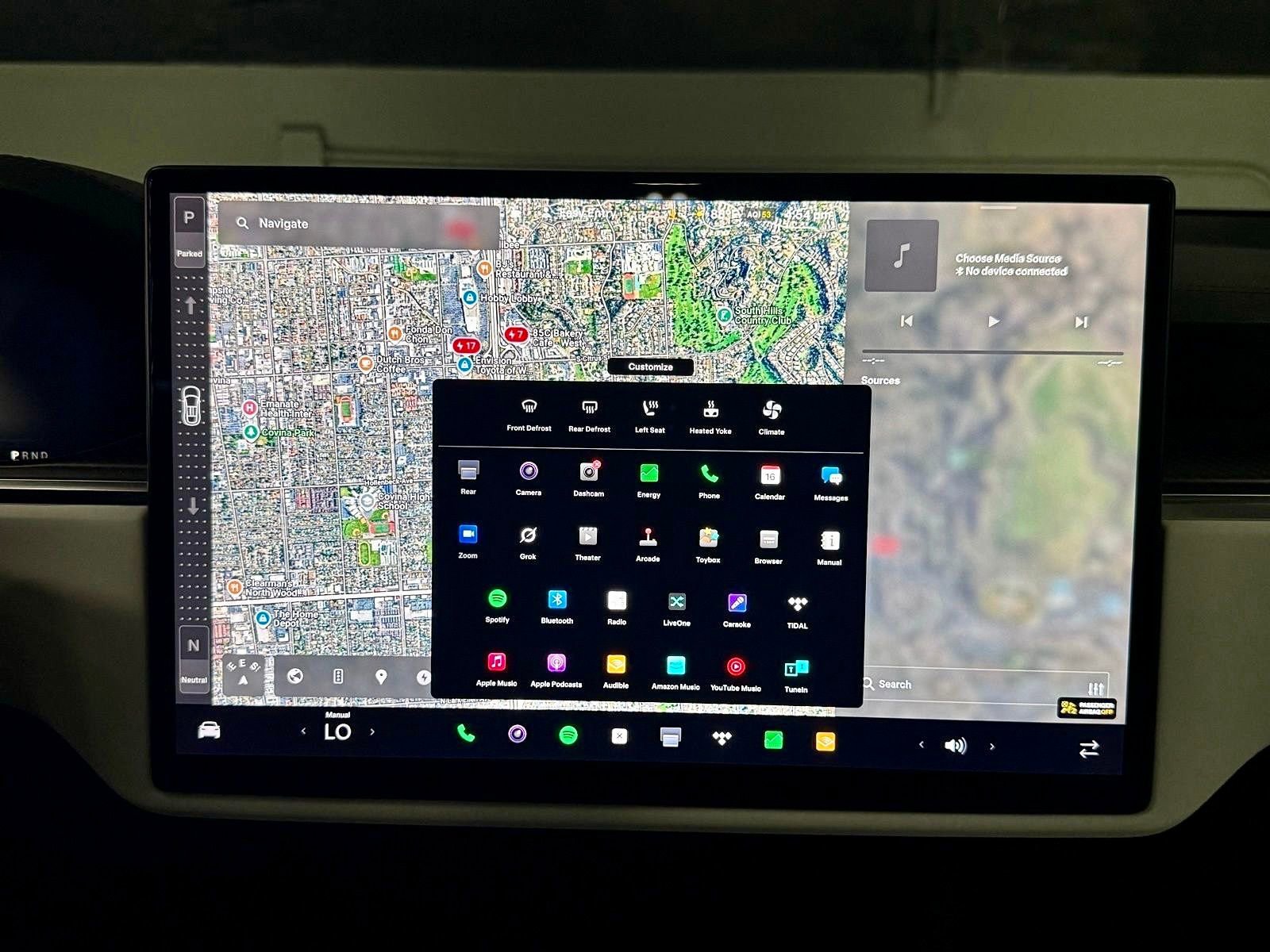 Used 2022 Tesla Model X Plaid image 30