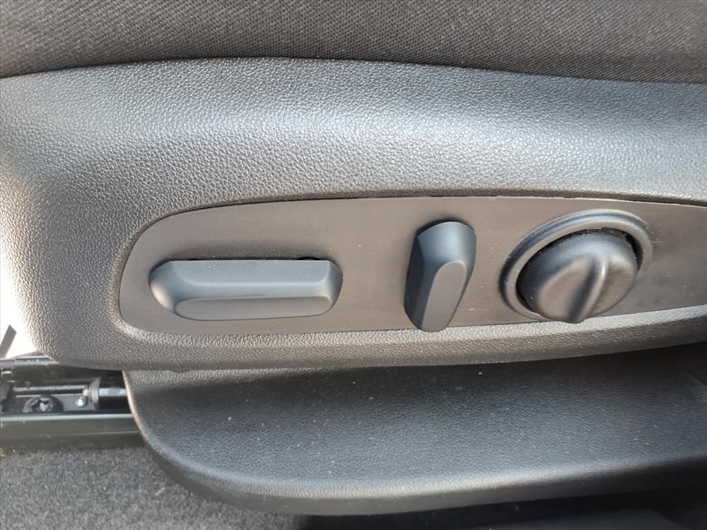 Used 2024 Chevrolet Equinox LS w/ LS Convenience Package FWD image 11