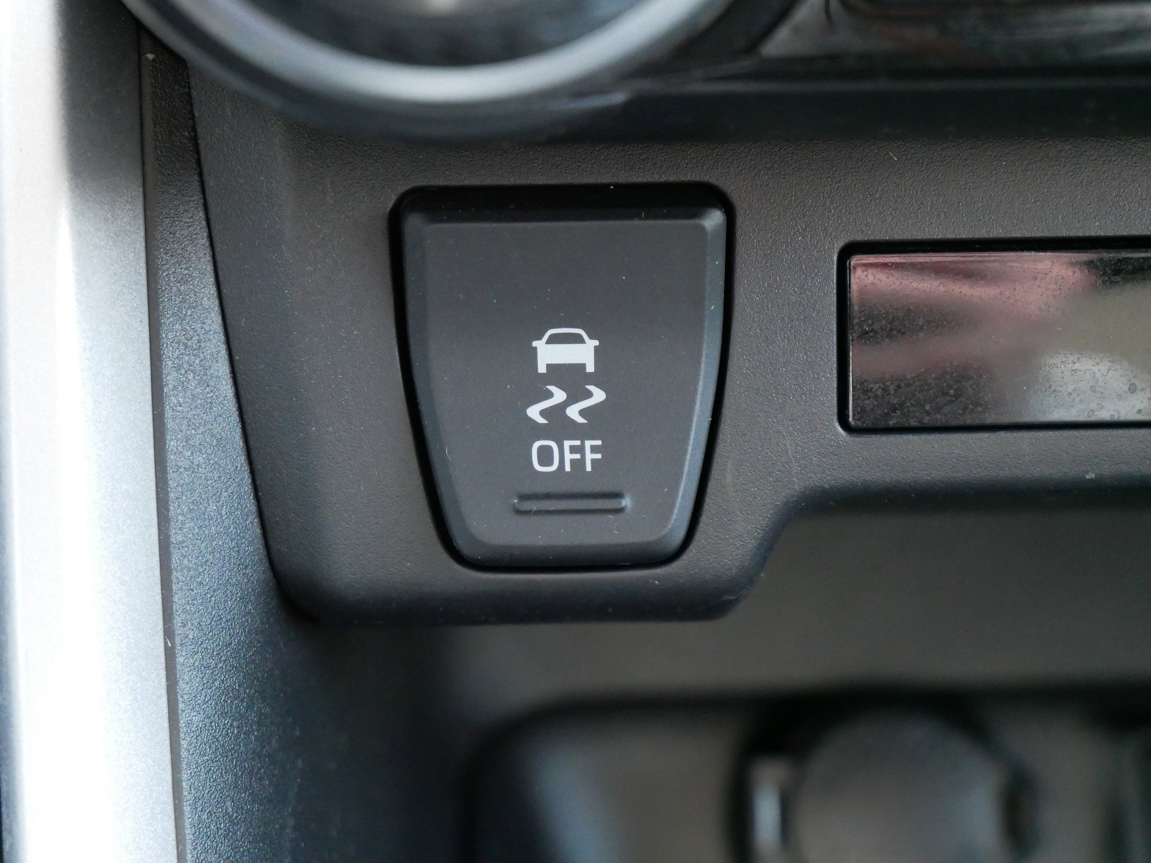 Certified 2025 Toyota RAV4 XLE image 30