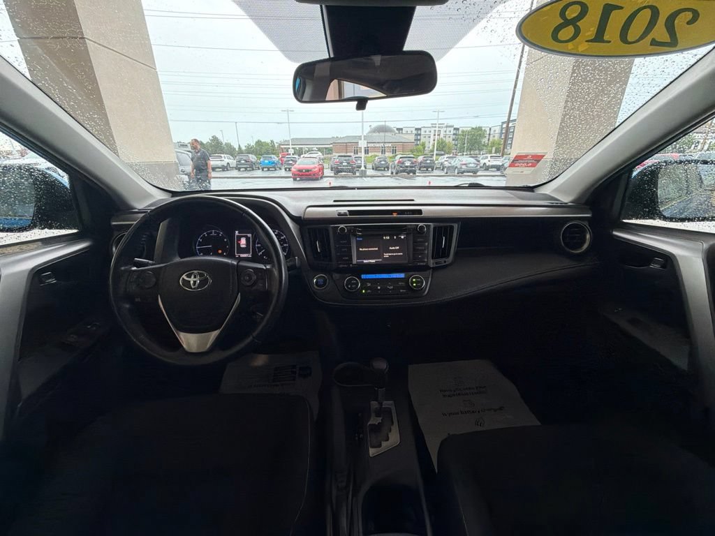 Used 2018 Toyota RAV4 XLE AWD/4WD image 12