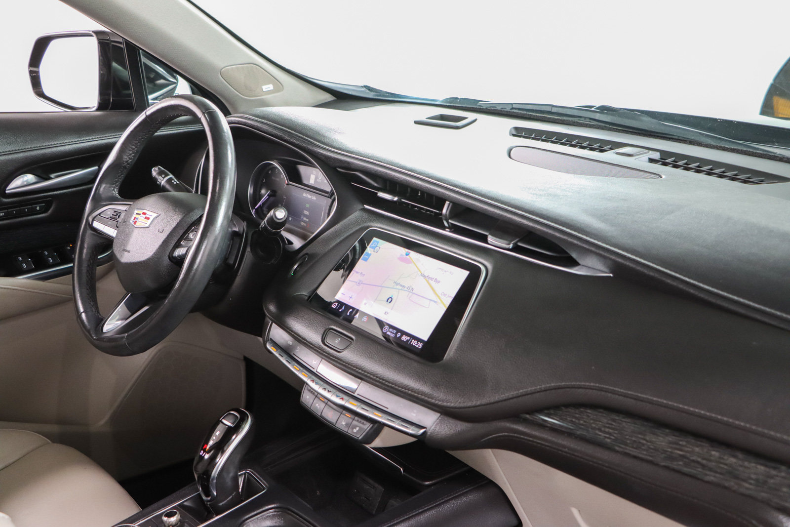 Used 2023 Cadillac XT4 Premium Luxury w/ Cold Weather Package FWD image 26