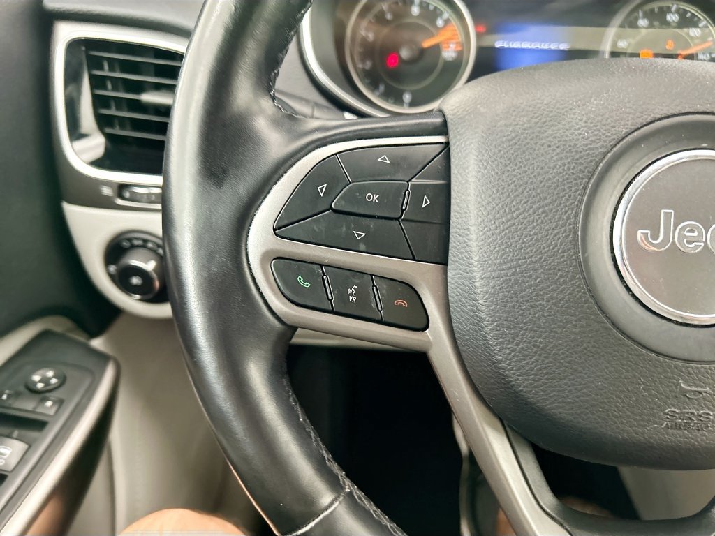 Used 2020 Jeep Cherokee Limited FWD image 11