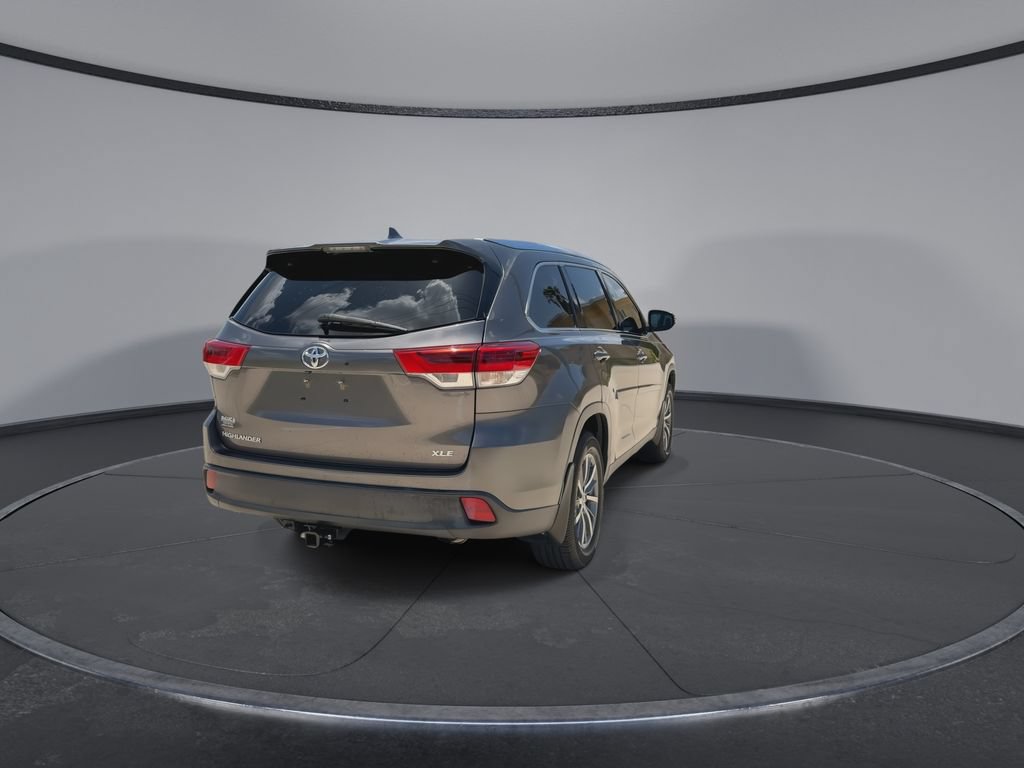 Used 2019 Toyota Highlander XLE FWD image 8