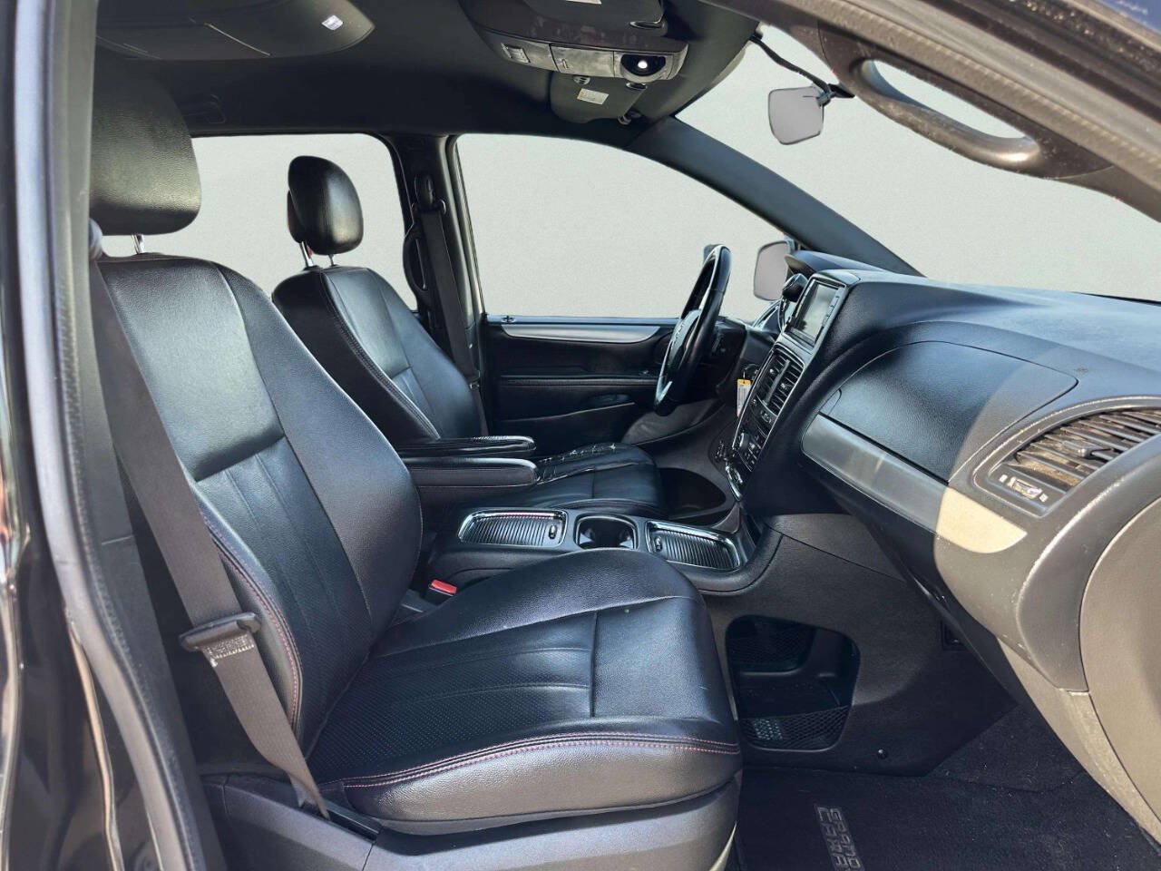 Used 2017 Dodge Grand Caravan GT FWD image 20