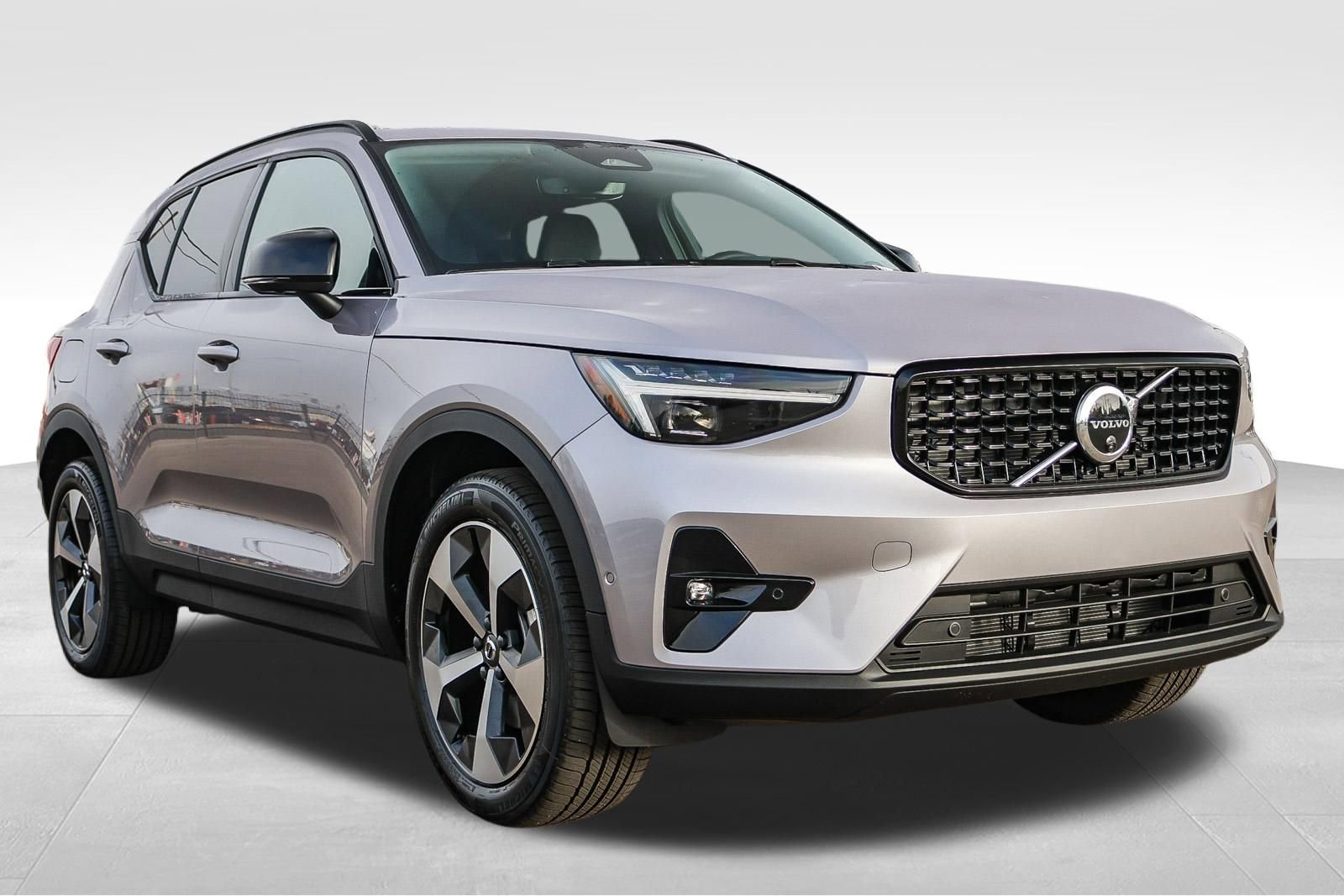 New 2026 Volvo XC40 B5 Plus w/ Climate Package image 3