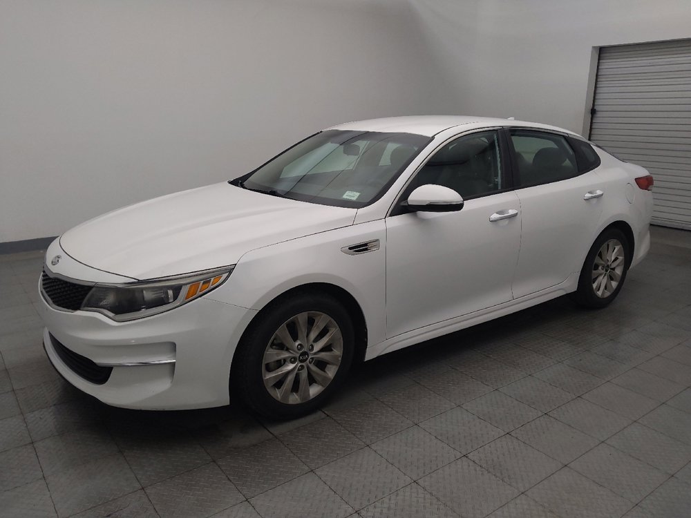 Used 2018 Kia Optima LX w/ 17" Alloy Wheels Package image 2