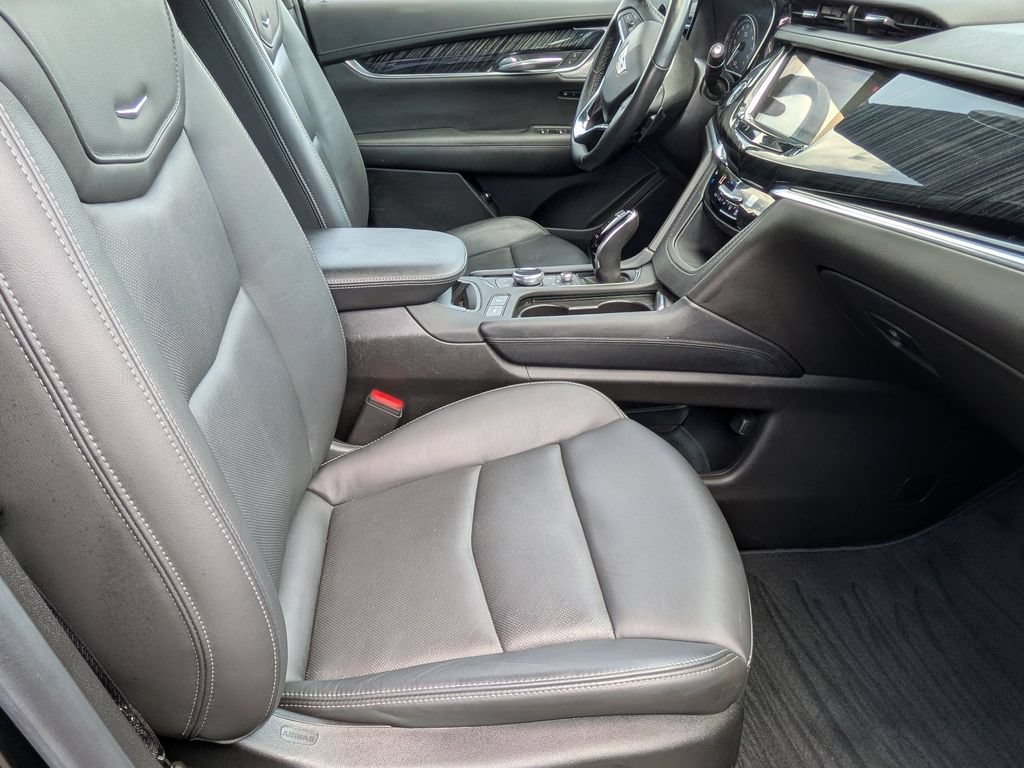 Used 2023 Cadillac XT6 Premium Luxury w/ Technology Package AWD/4WD image 30