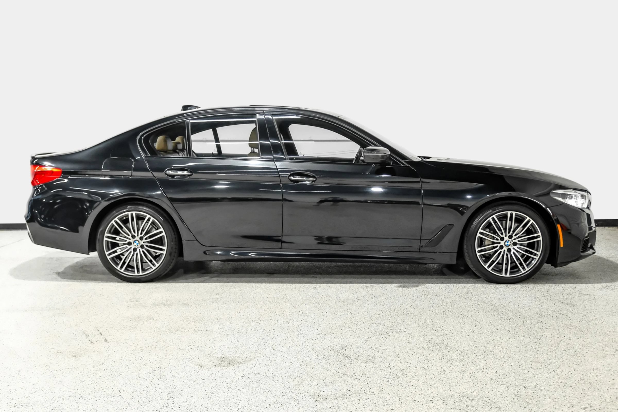 Used 2017 BMW 540i RWD image 5