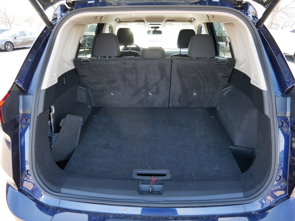 Used 2025 Nissan Rogue SV AWD/4WD image 14