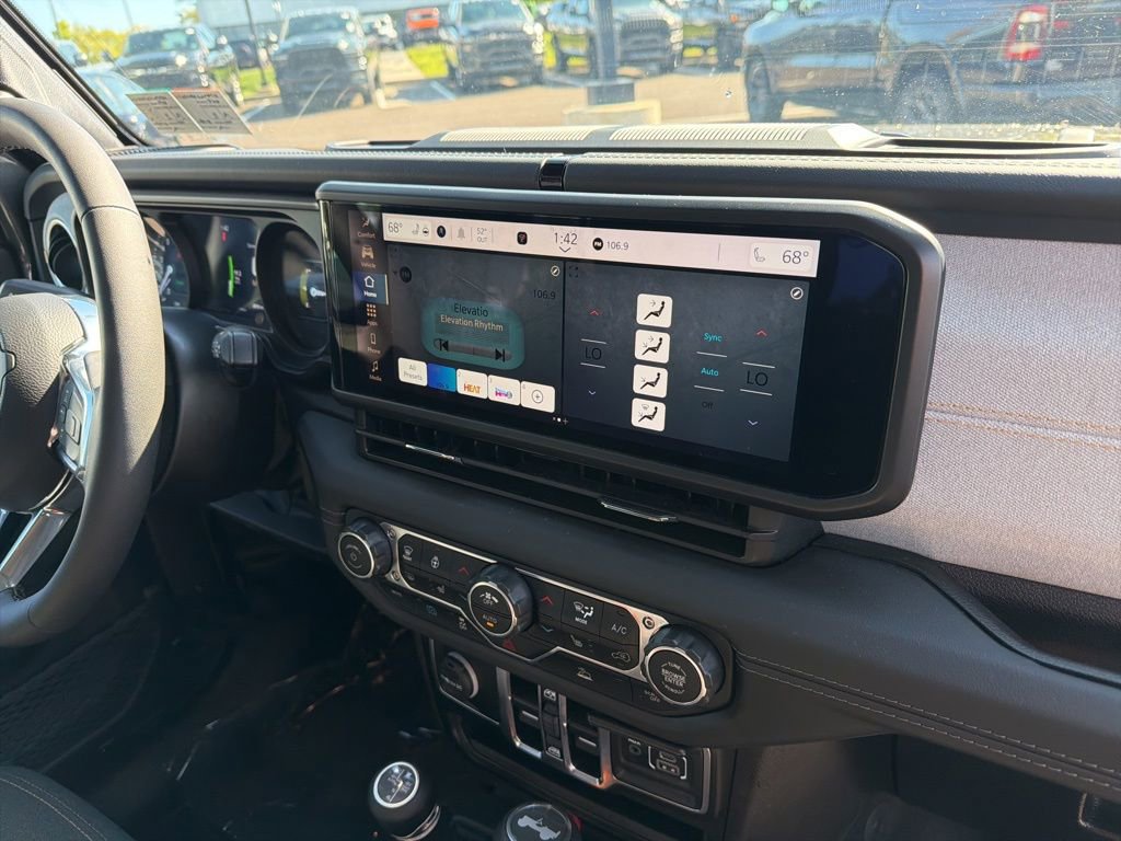 Certified 2025 Jeep Wrangler Unlimited Sahara AWD/4WD image 14