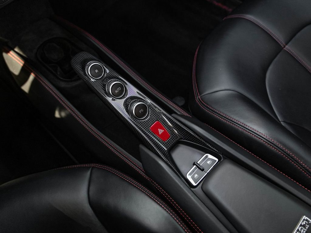 Used 2020 Ferrari F8 Tributo image 30