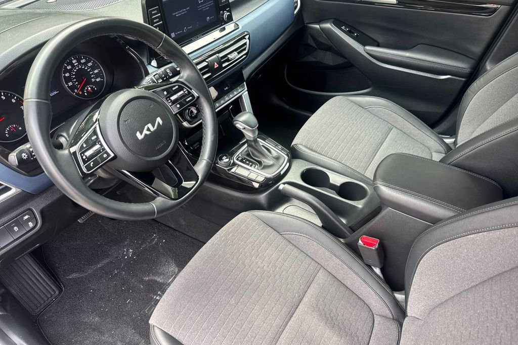 Used 2023 Kia Seltos S image 9