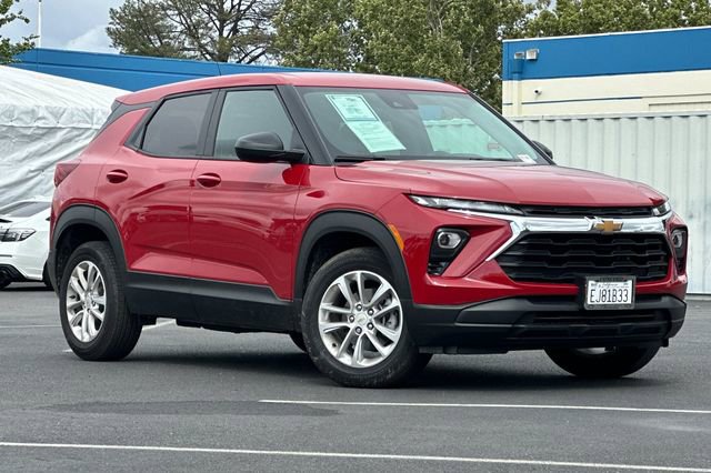 Used 2026 Chevrolet TrailBlazer LS w/ LS Convenience Package FWD image 2