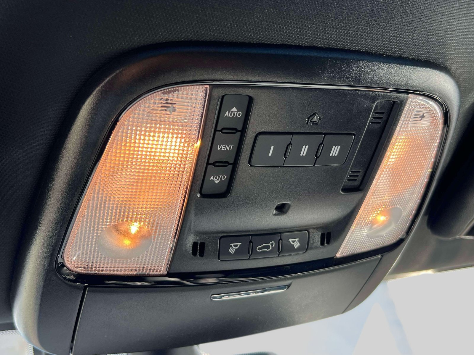 Used 2025 Dodge Durango R/T AWD/4WD image 34