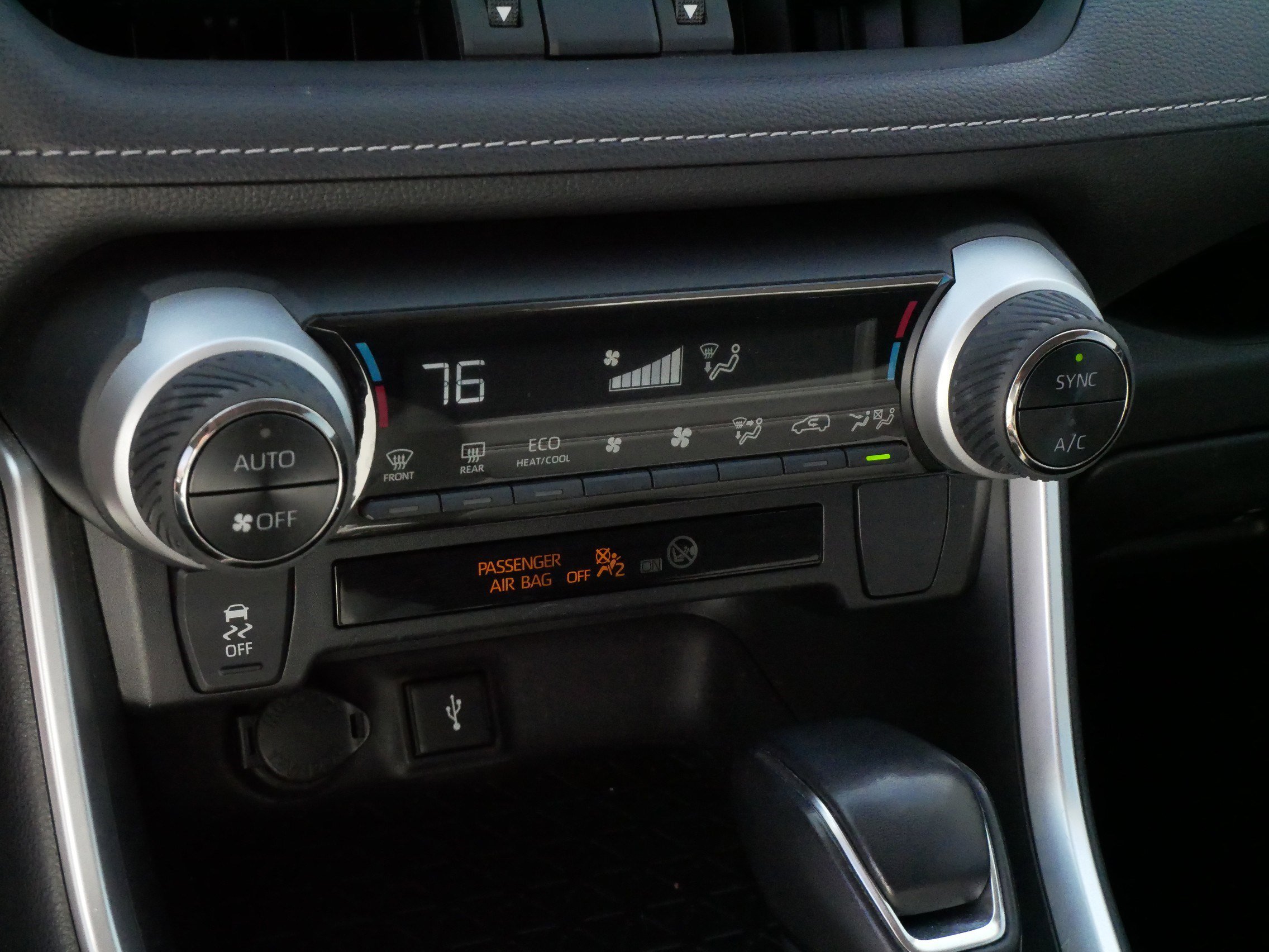 Certified 2022 Toyota RAV4 XLE Premium AWD/4WD image 23