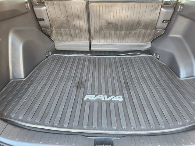 Used 2024 Toyota RAV4 LE image 32