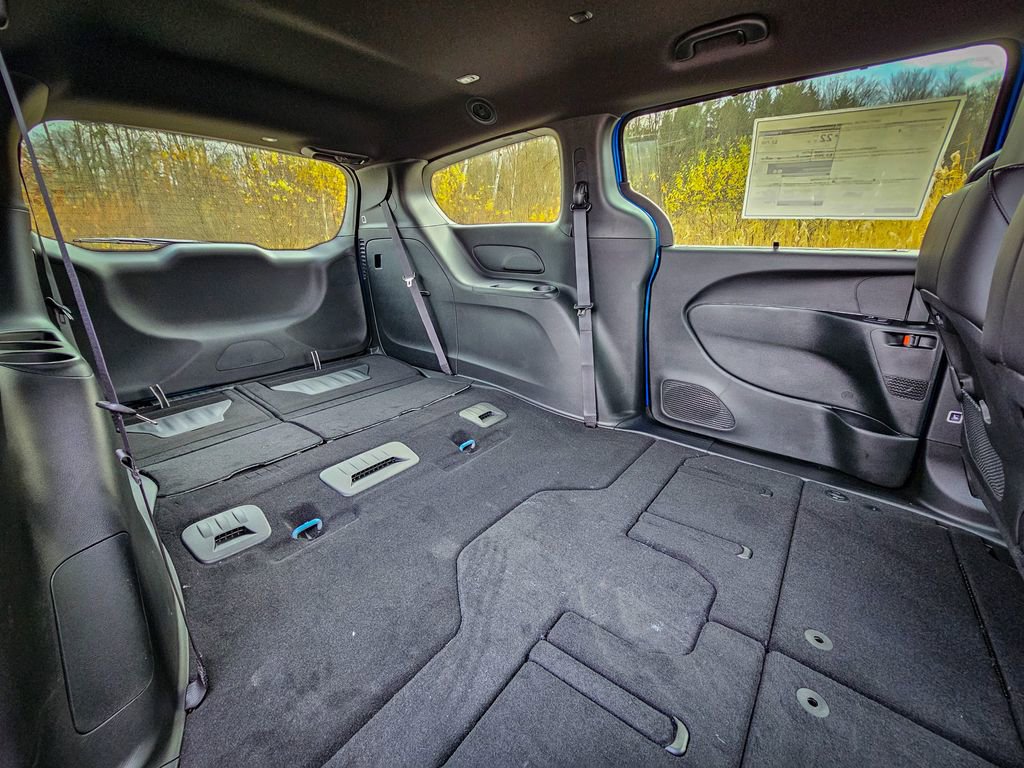 New 2026 Chrysler Pacifica Select image 39