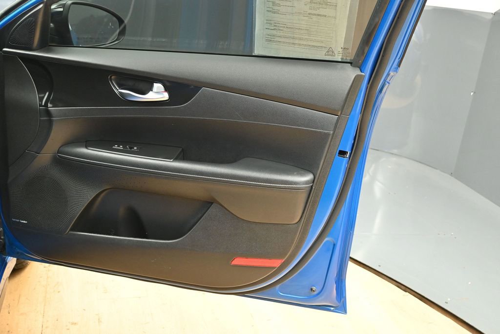 Used 2022 Kia Forte GT-Line w/ GT-Line Premium Package FWD image 11