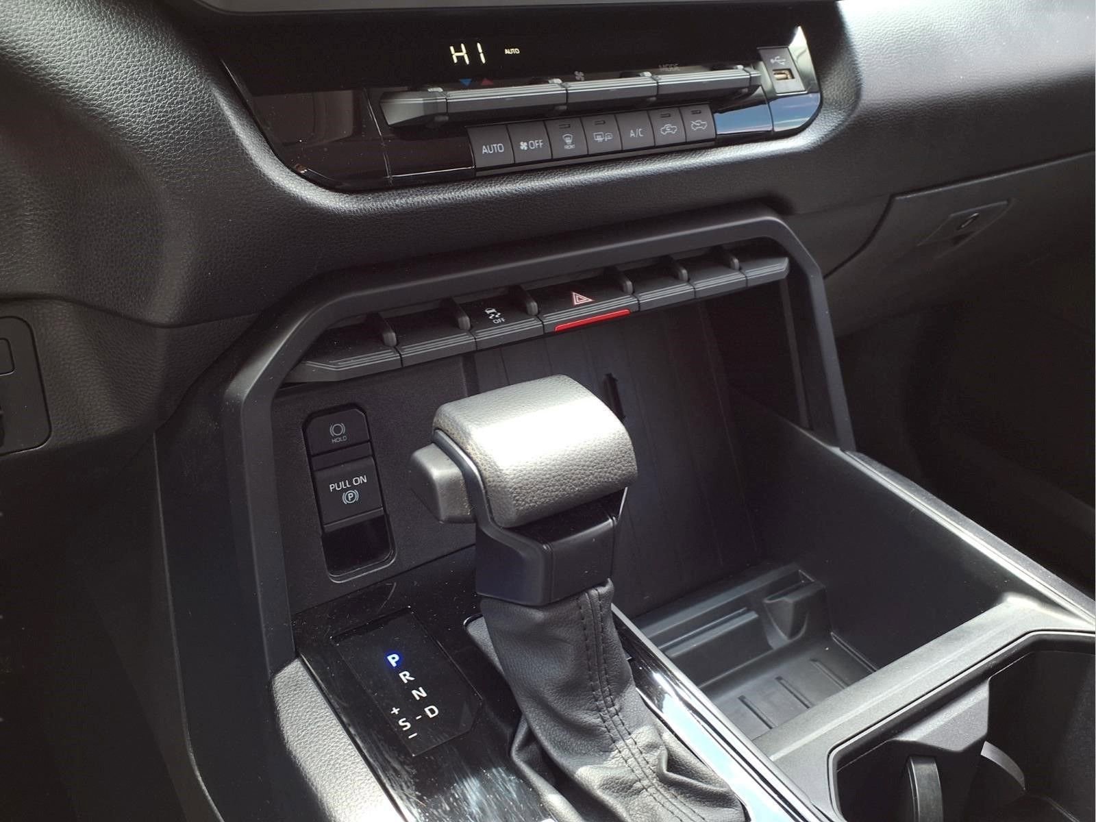 Used 2023 Toyota Tundra SR5 w/ SR5 Convenience Package AWD/4WD image 6