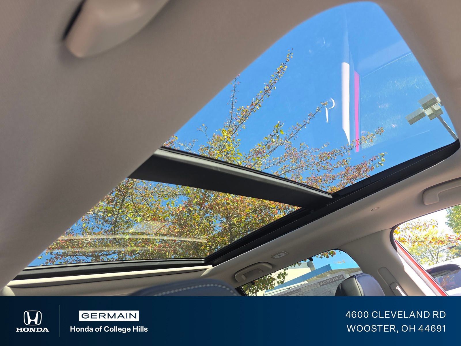 New 2025 Honda Pilot Touring image 4