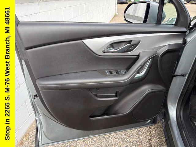 Used 2025 Chevrolet Blazer LT w/ Driver Confidence Package AWD/4WD image 14