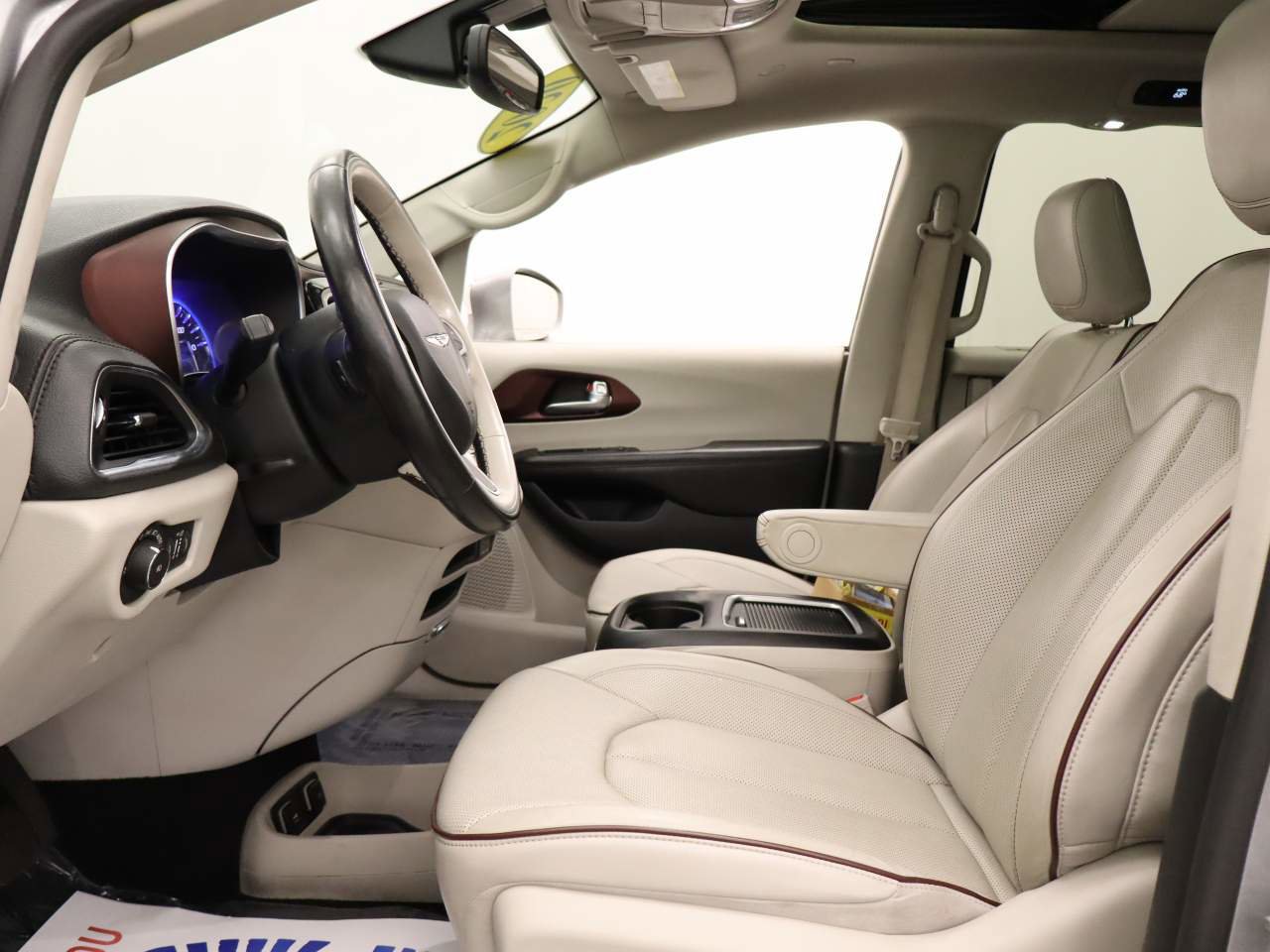 Used 2020 Chrysler Pacifica Limited image 15