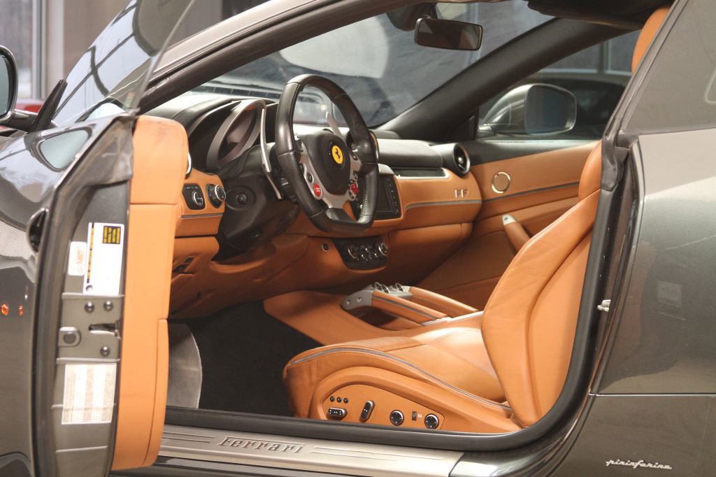 Used 2013 Ferrari FF image 2
