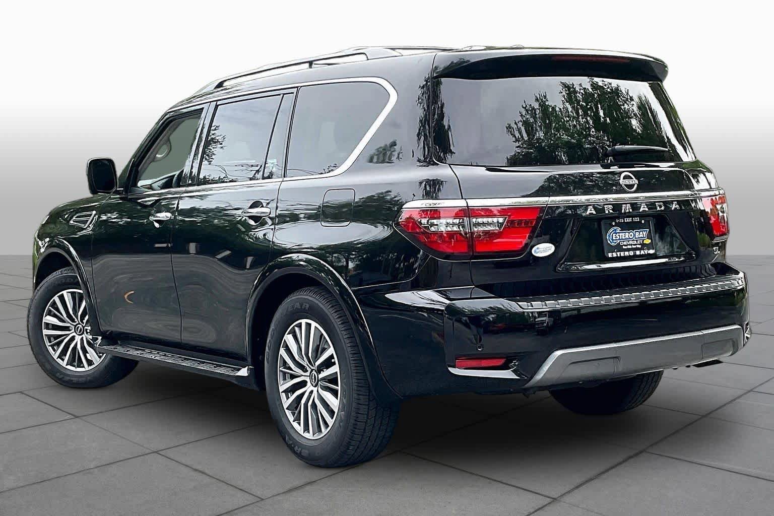 Used 2023 Nissan Armada SL w/ Captain's Chairs Package RWD image 13