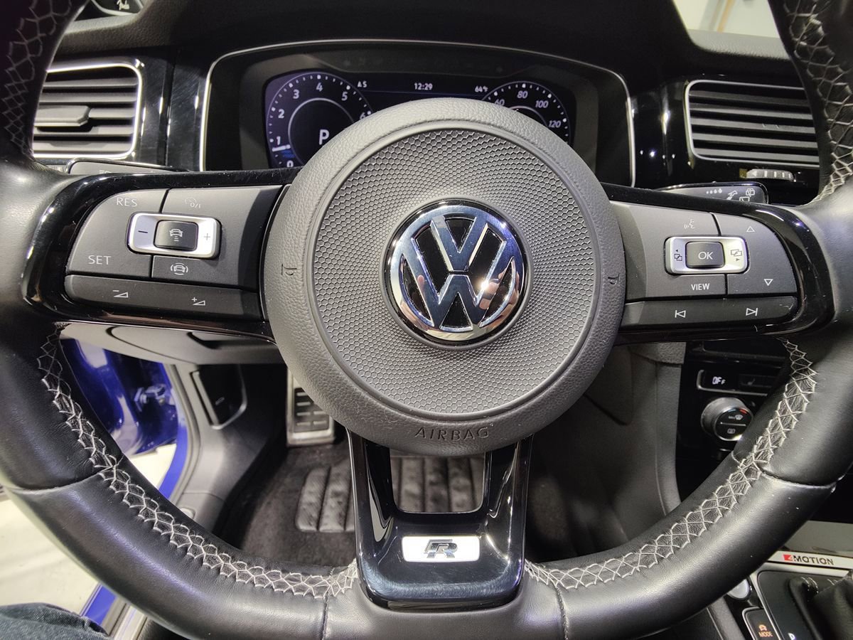 Used 2019 Volkswagen Golf R 4-Door AWD/4WD image 31