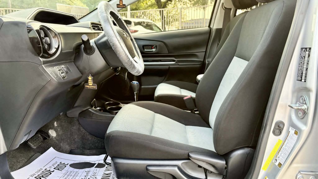 Used 2016 Toyota Prius C Three FWD image 9