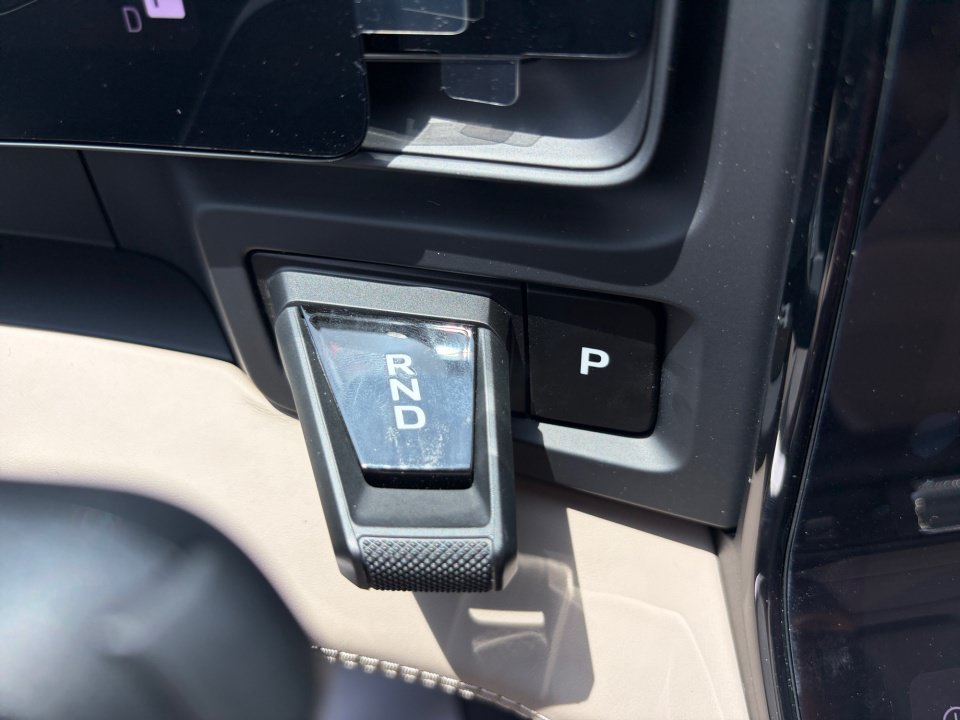 New 2026 Porsche Cayenne Electric AWD/4WD image 25