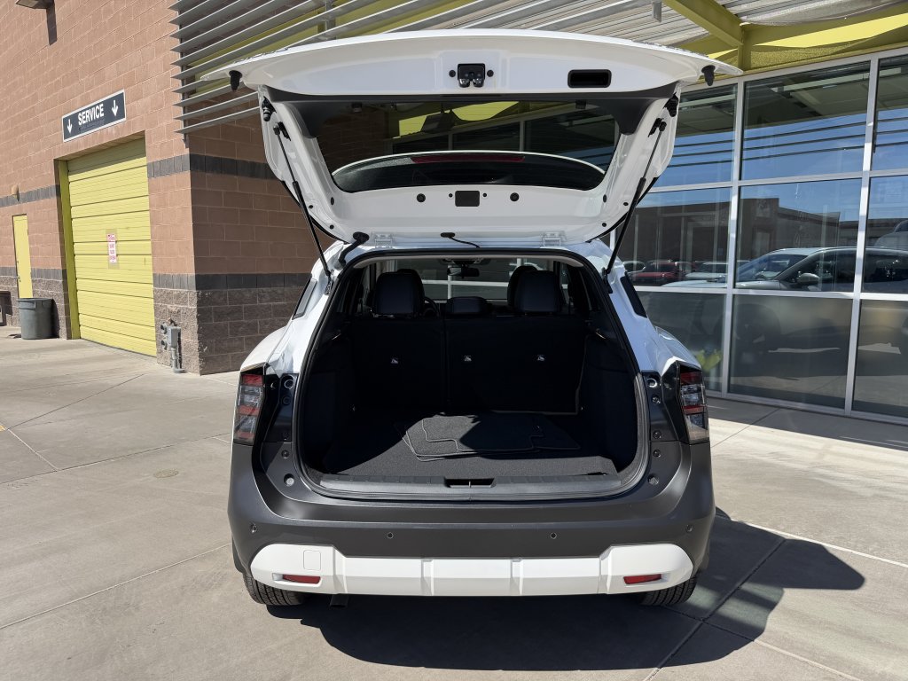 Used 2025 Nissan Kicks SR AWD/4WD image 31