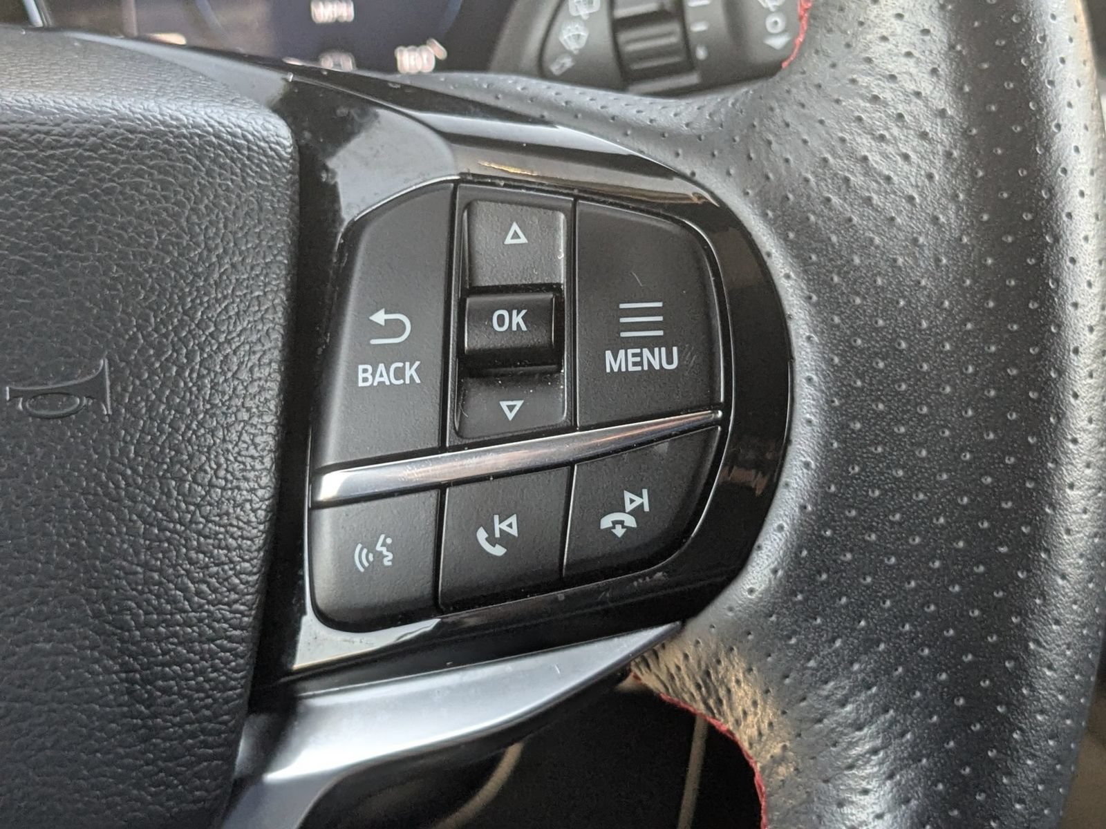 Used 2025 Ford Explorer ST-Line w/ ST-Line Street Pack AWD/4WD image 18