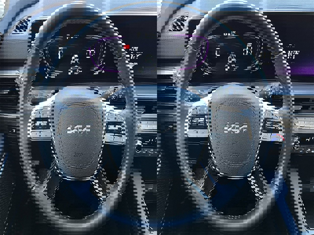 Used 2024 Kia Telluride LX image 11