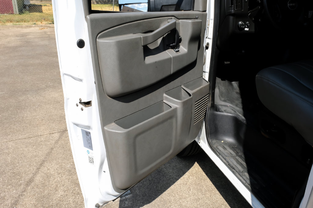 Used 2021 GMC Savana 3500 Extended w/ Power Convenience Package RWD image 20