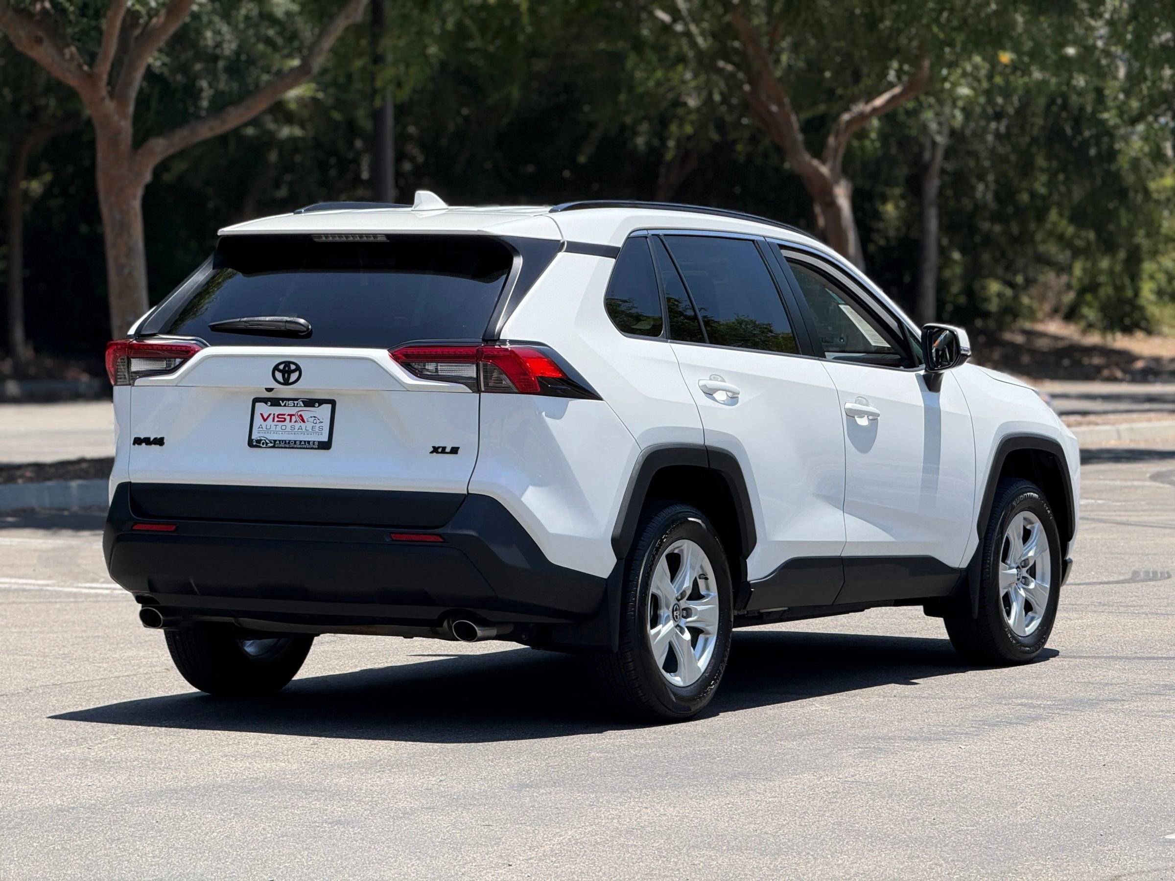Used 2019 Toyota RAV4 XLE image 3