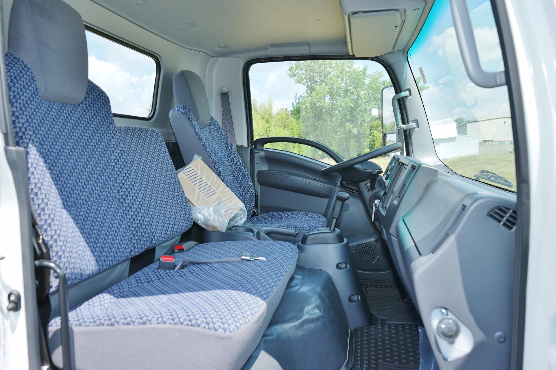 New 2025 Chevrolet Low Cab Forward image 9