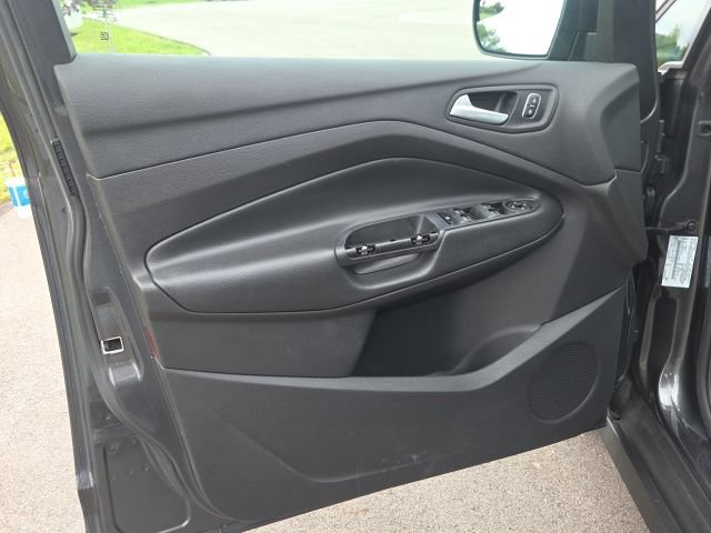 Used 2017 Ford C-MAX SE w/ Equipment Group 201A FWD image 24