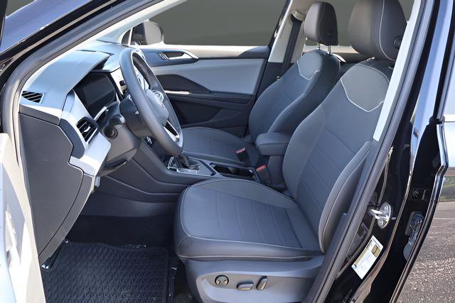 Certified 2024 Volkswagen Taos SE FWD image 13