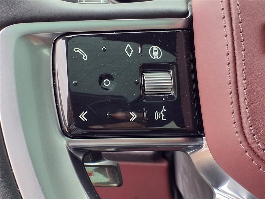 Used 2025 Land Rover Range Rover Autobiography image 17