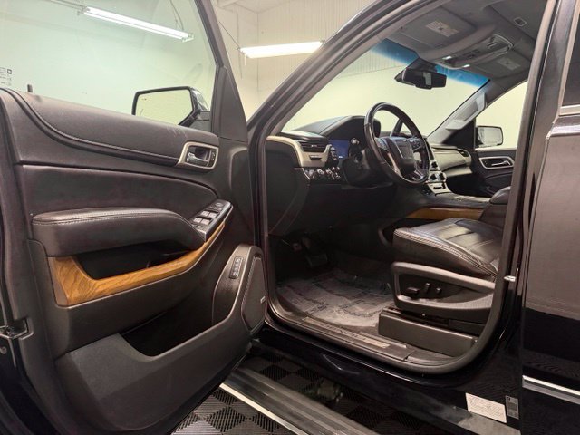 Used 2020 GMC Yukon Denali w/ Denali Ultimate Black Edition AWD/4WD image 10