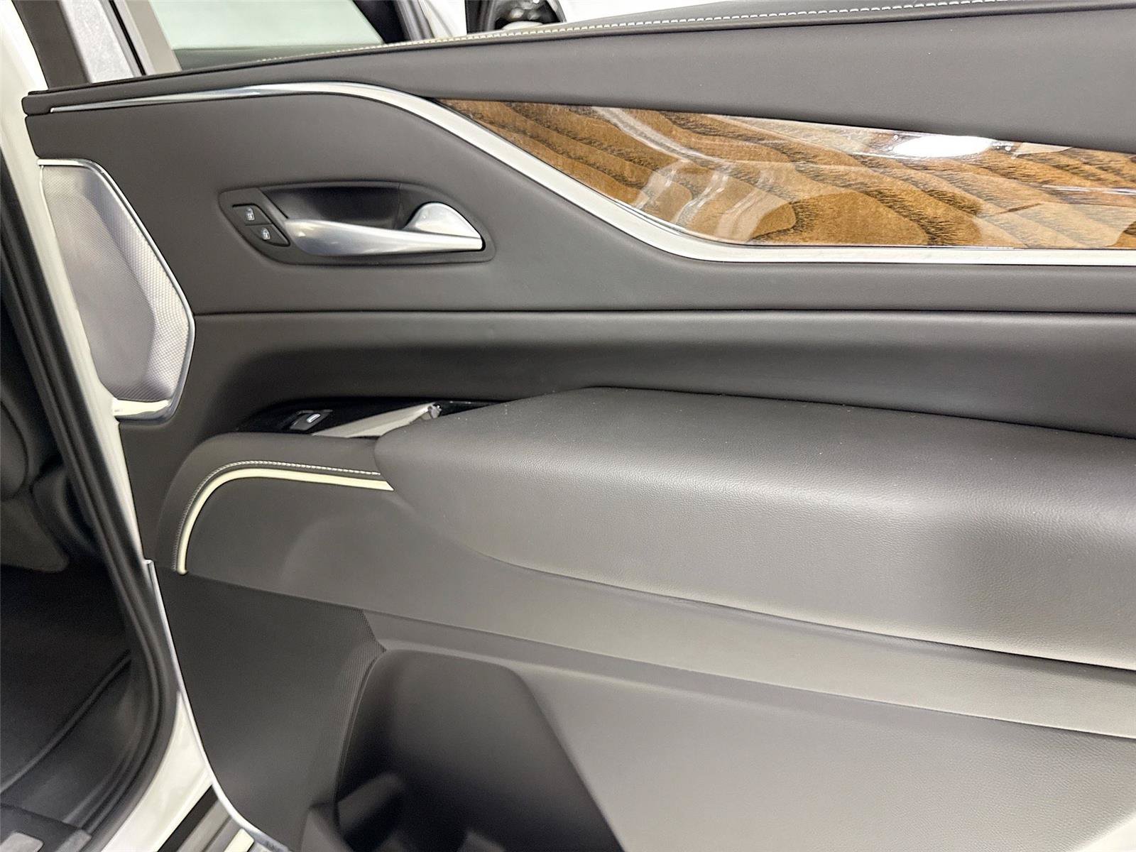 Used 2023 Cadillac Escalade Sport Platinum AWD/4WD image 28